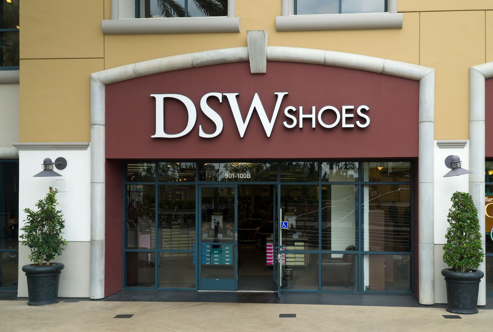 16 Savings Tips to Stretch your Budget at DSW